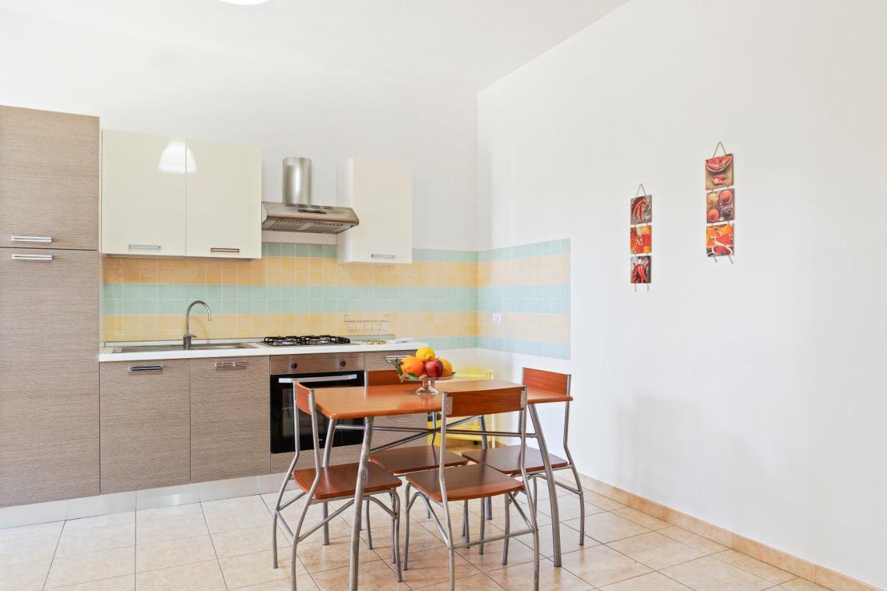 Focallo Seaside Holiday Flat Santa Maria Del Focallo Eksteriør bilde