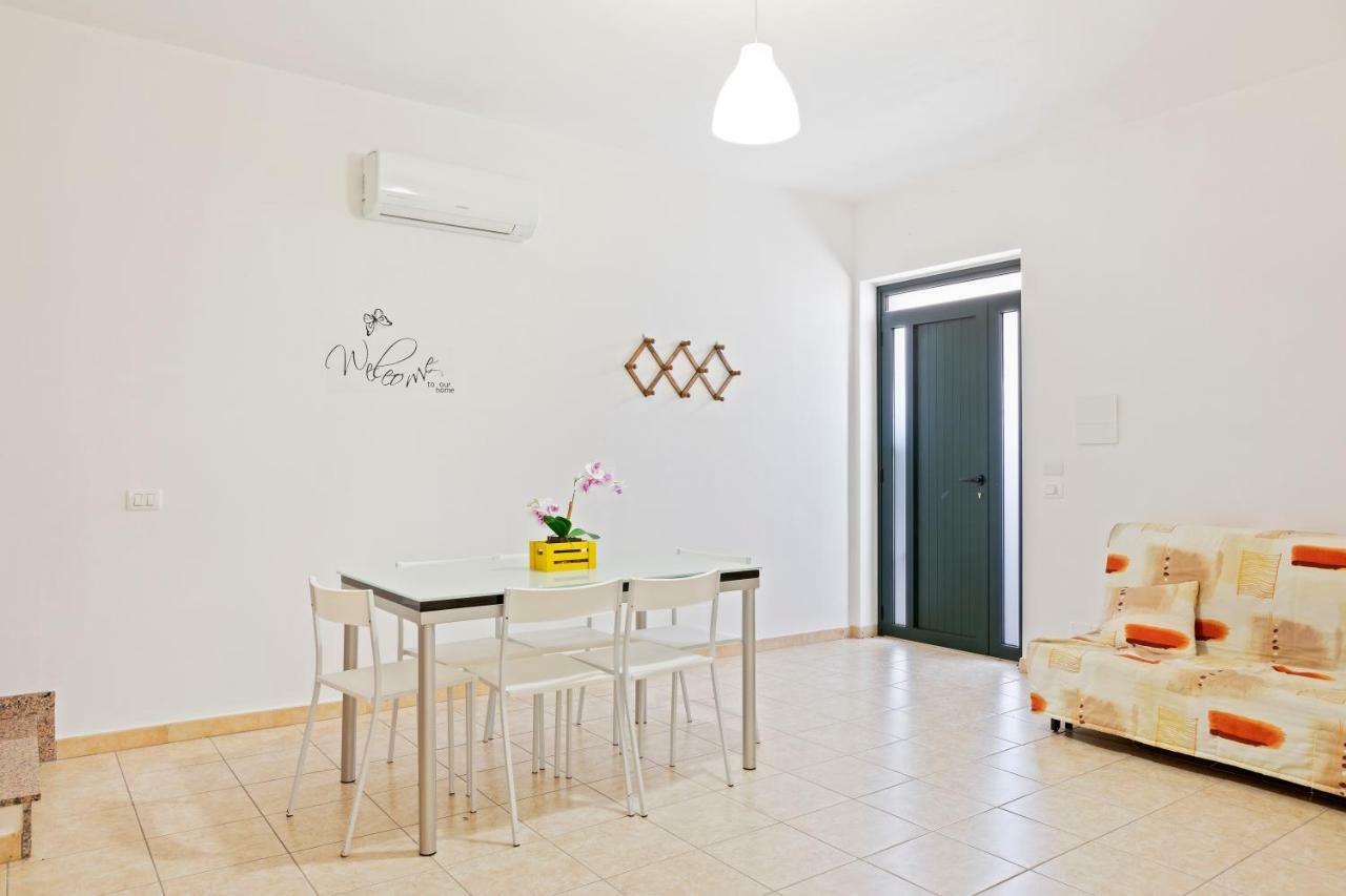 Focallo Seaside Holiday Flat Santa Maria Del Focallo Eksteriør bilde